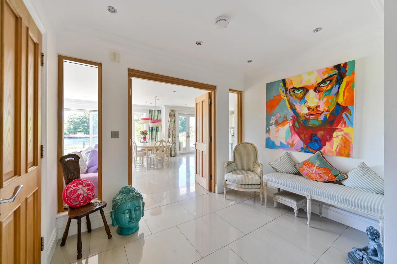 Bourne End, SL8, photo 16