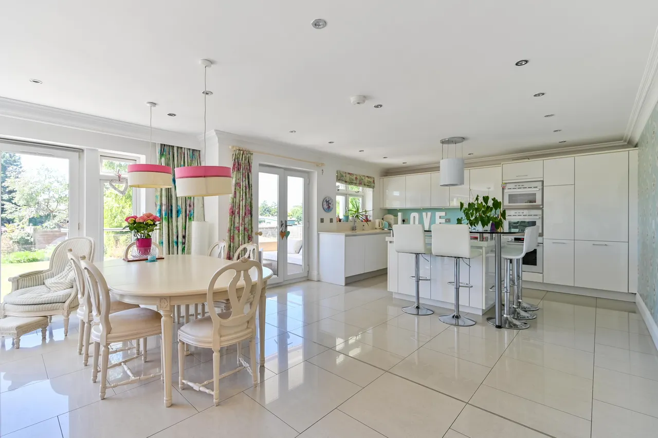 Bourne End, SL8, photo 9
