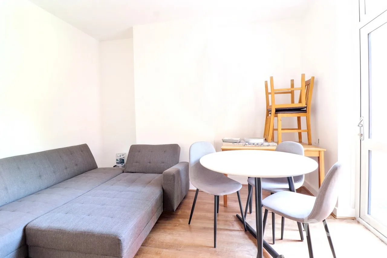 3 bed house to rent, Thorold Road, IG1