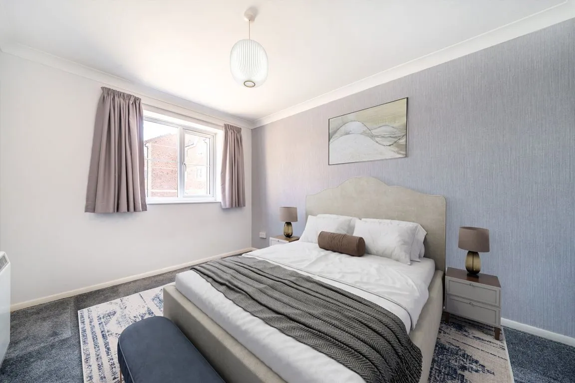 Redford Close, TW13, photo 4