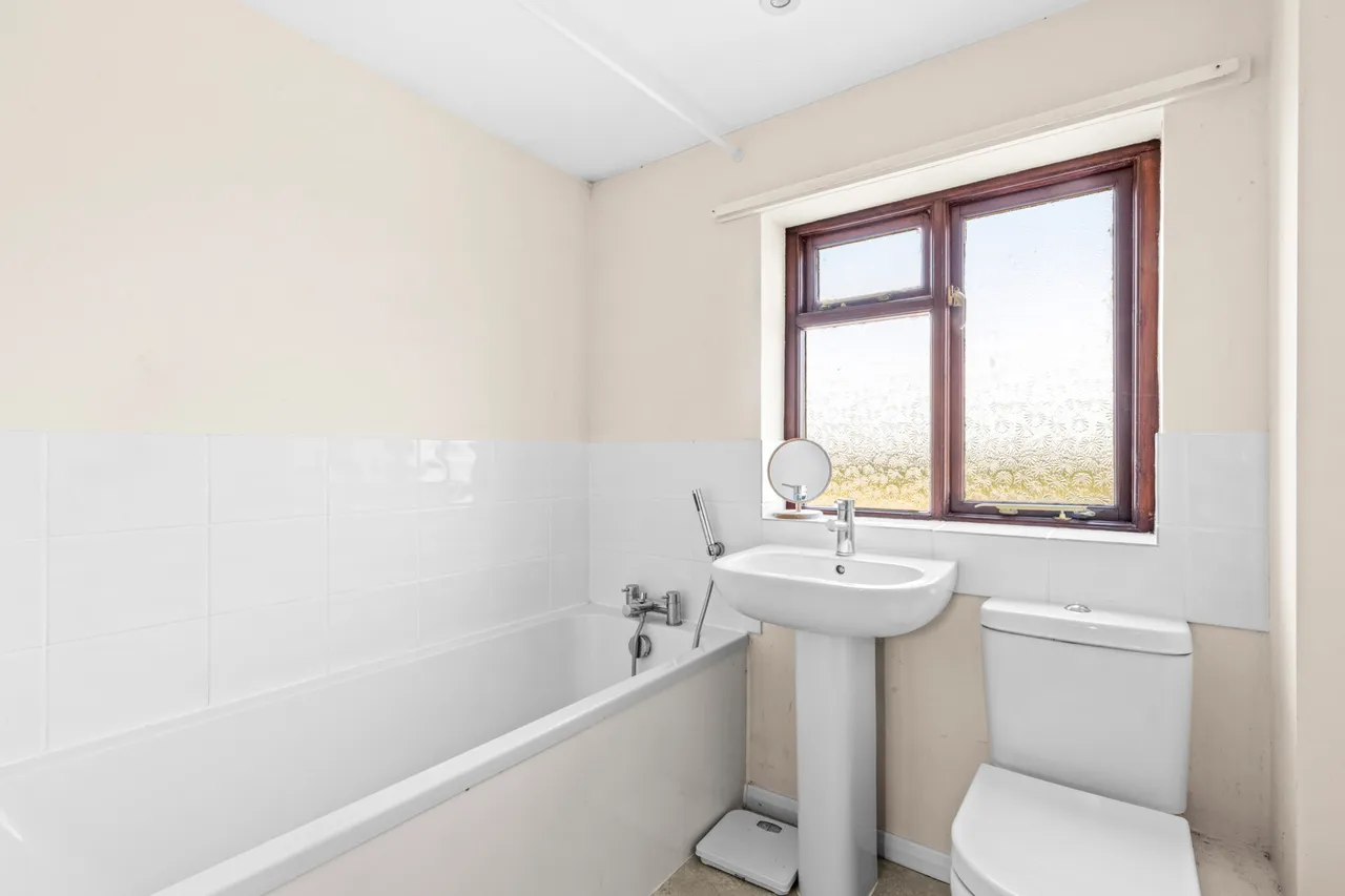 Dukes Close, Shabbington, HP18, photo 9