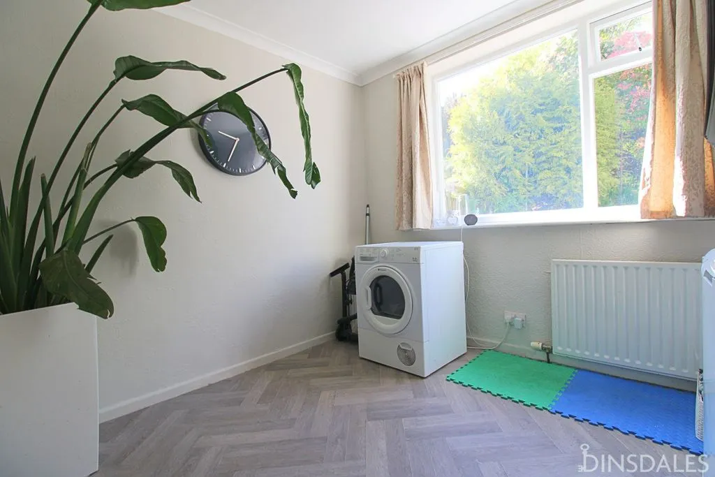 Ascot Drive, Bradford BD7 4NN, photo 4