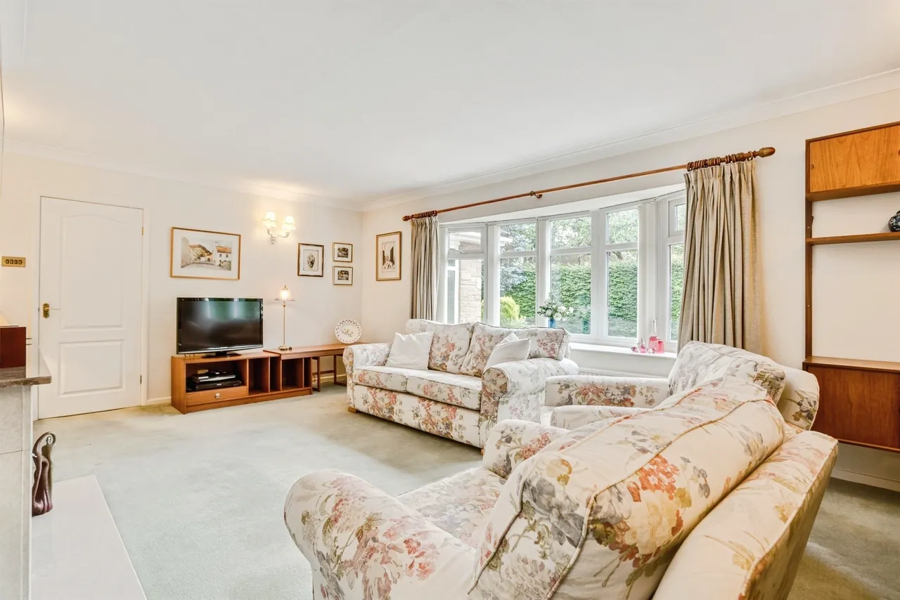 Woodthorpe Park Drive, WAKEFIELD, photo 4