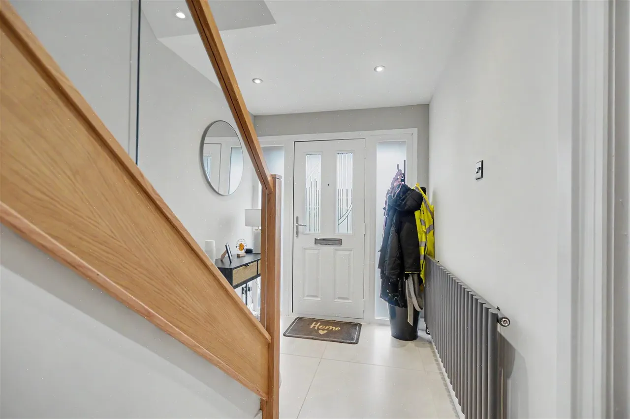 Dovedale Avenue, Long Eaton, NG10, photo 5
