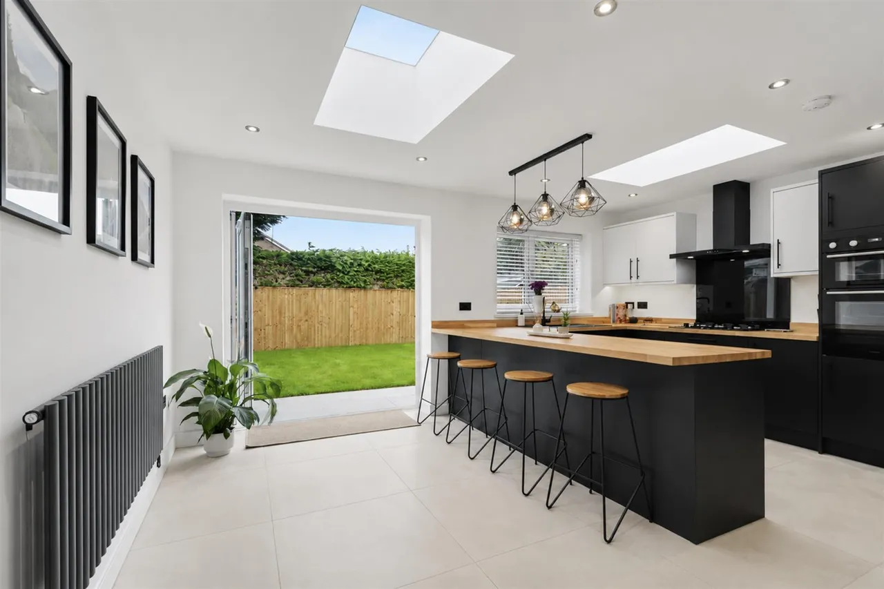 Dovedale Avenue, Long Eaton, NG10, photo 4