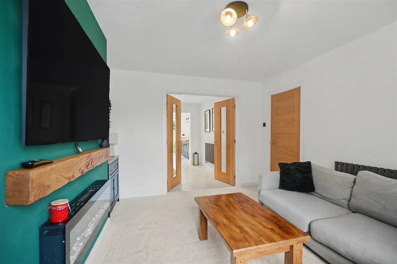 Dovedale Avenue, Long Eaton, NG10, photo 8