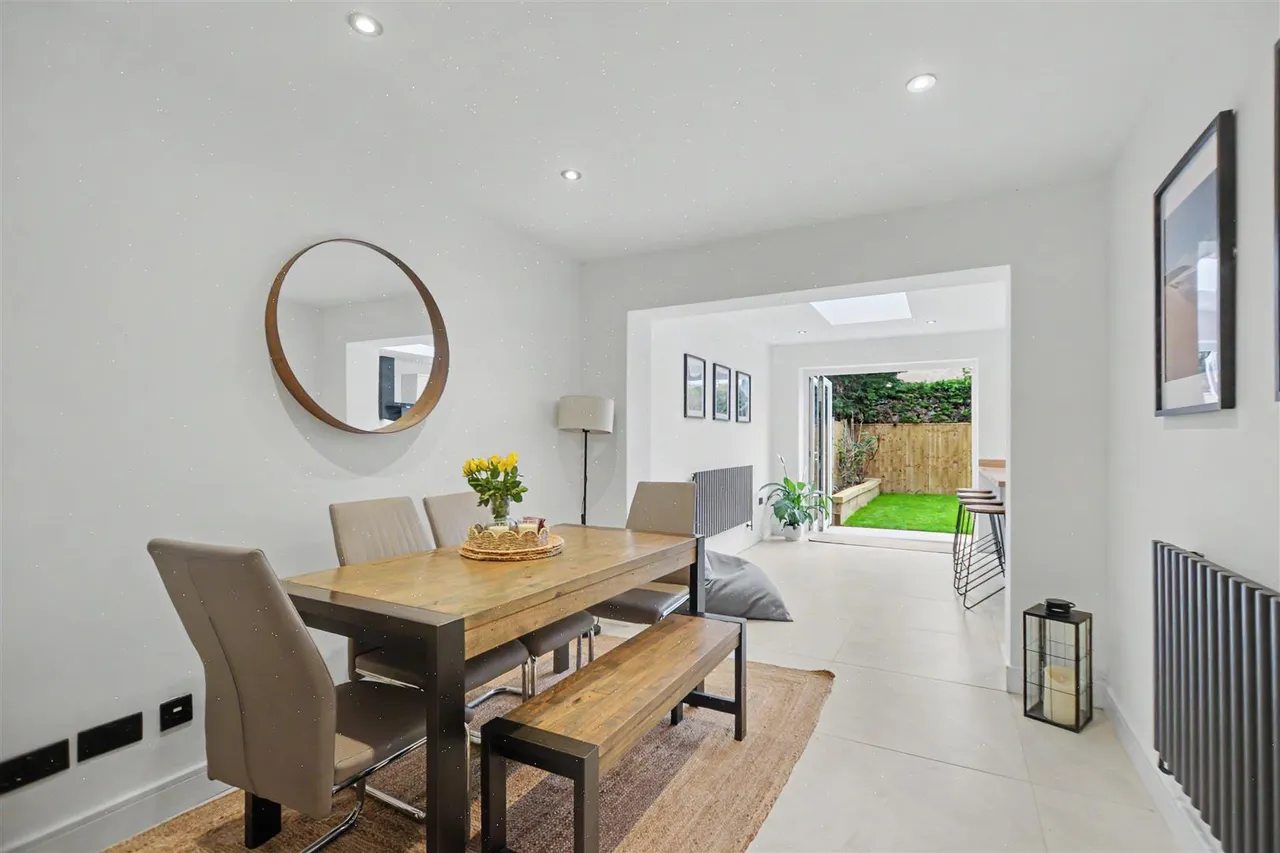 Dovedale Avenue, Long Eaton, NG10, photo 3