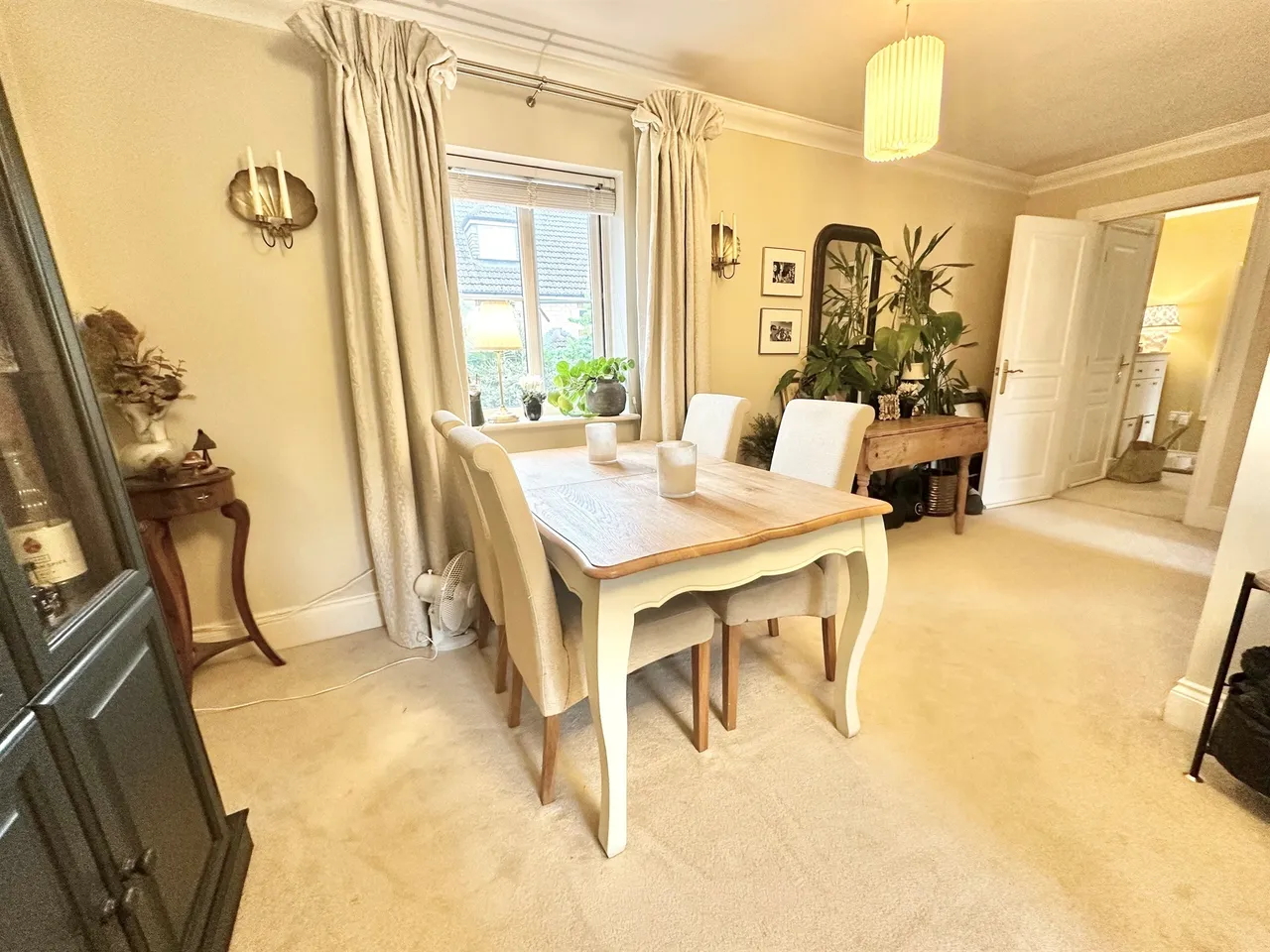 Home Mead, Corsham, SN13, photo 4
