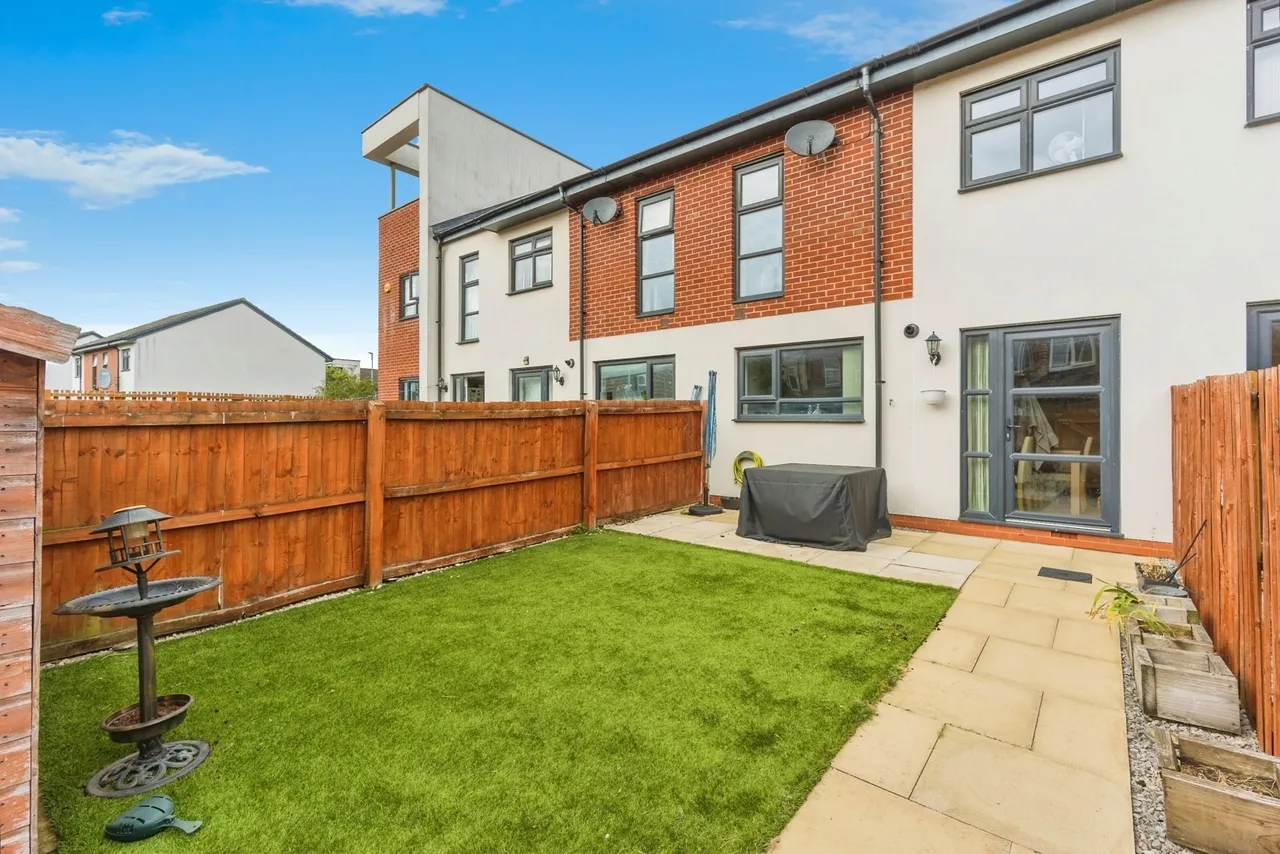 Blue Moon Way, Manchester, Greater Manchester, M14, photo 16