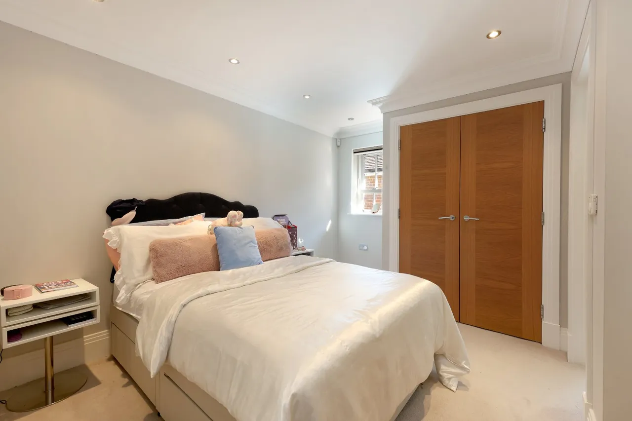 Wattleton Road, Beaconsfield, HP9, photo 16