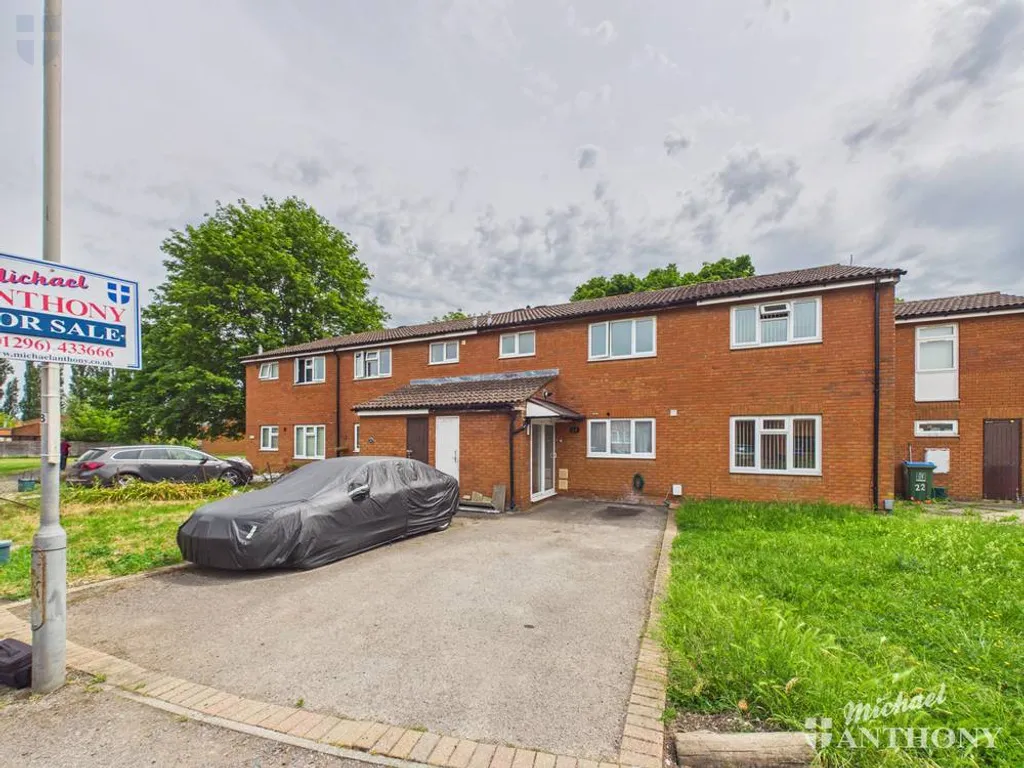 3 bed house for sale — Humber Drive, Aylesbury, HP21 8TP