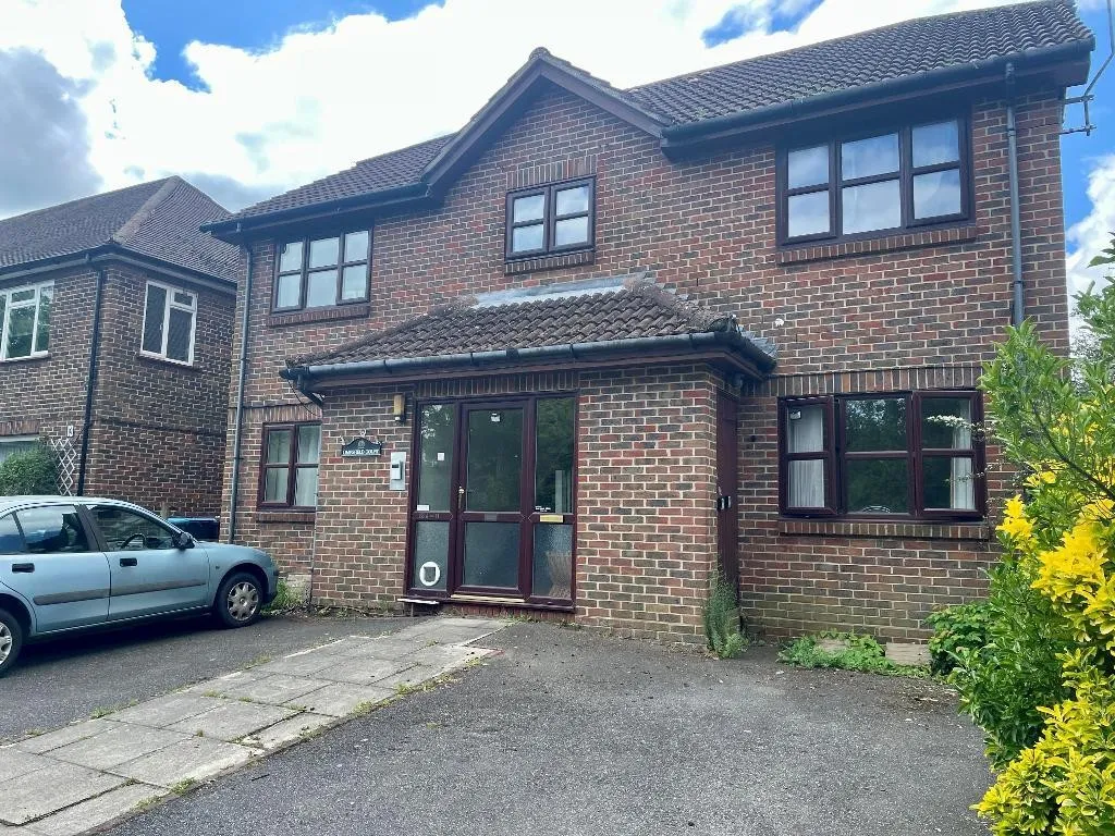 1 bed flat to rent, Shelton Avenue, Warlingham