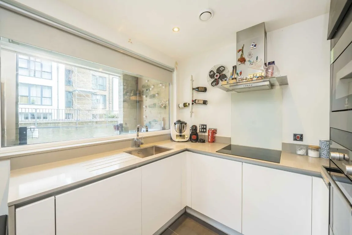 Eltringham Street, SW18, photo 2