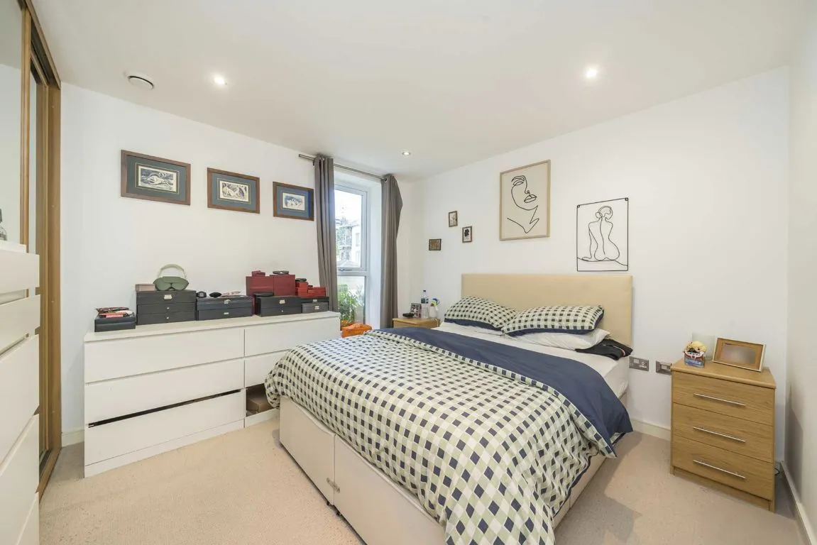 Eltringham Street, SW18, photo 3