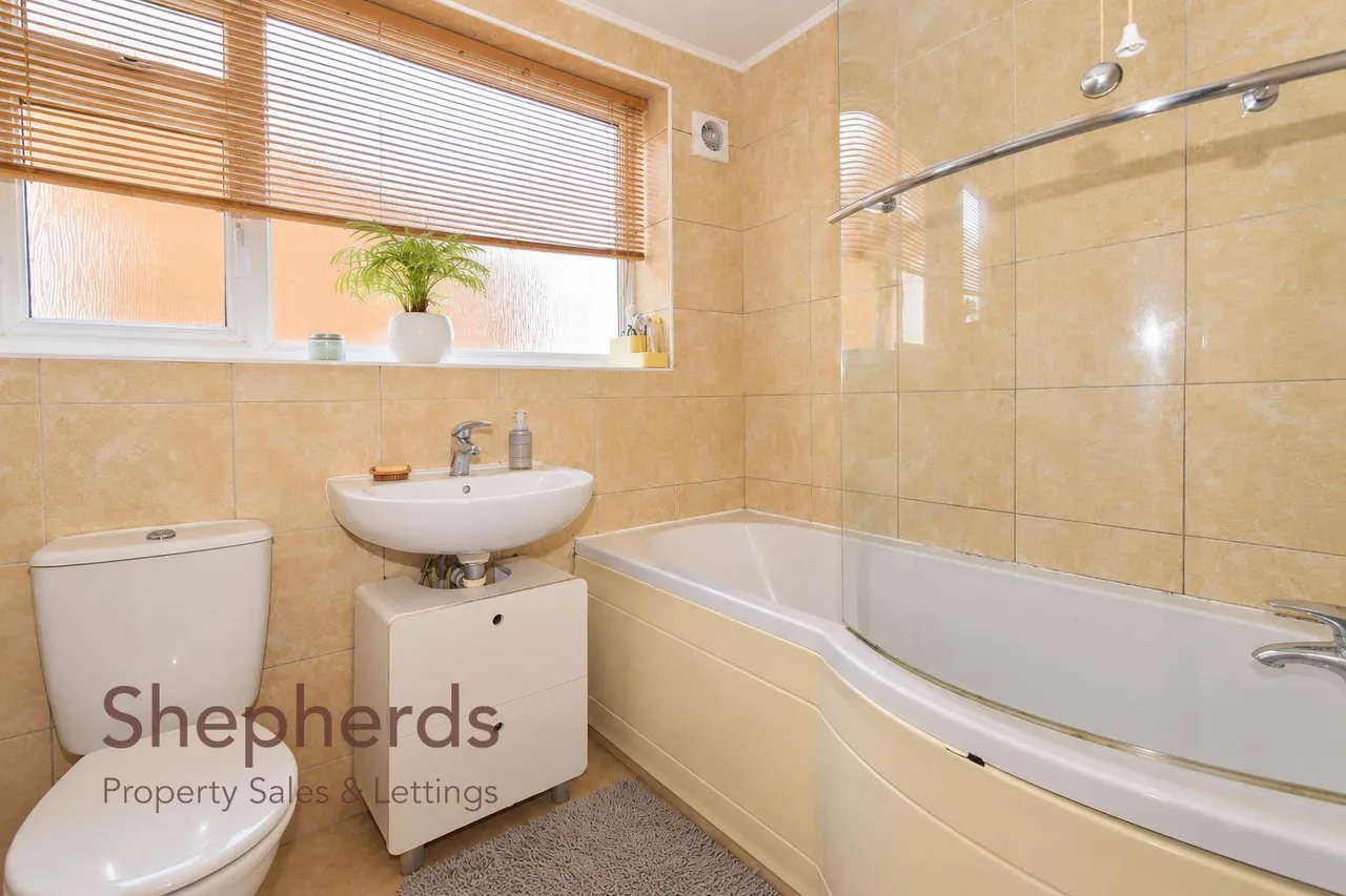 Oakdene, Cheshunt, EN8, photo 16