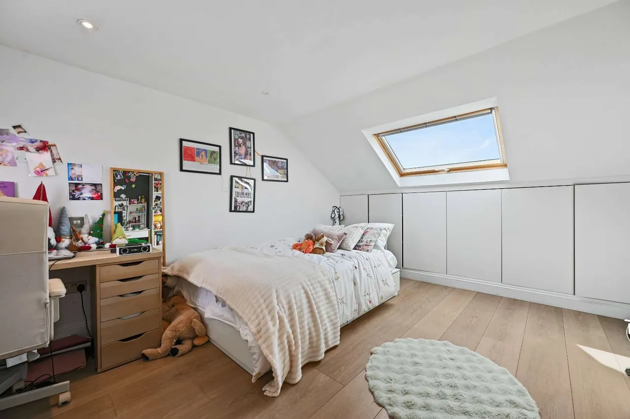 Cardross Street, London, W6 0DP, photo 2