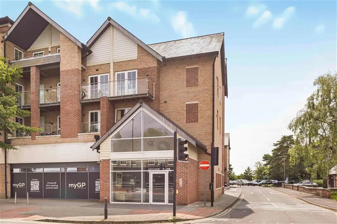 2 bed flat for sale, Hale Road, Altrincham