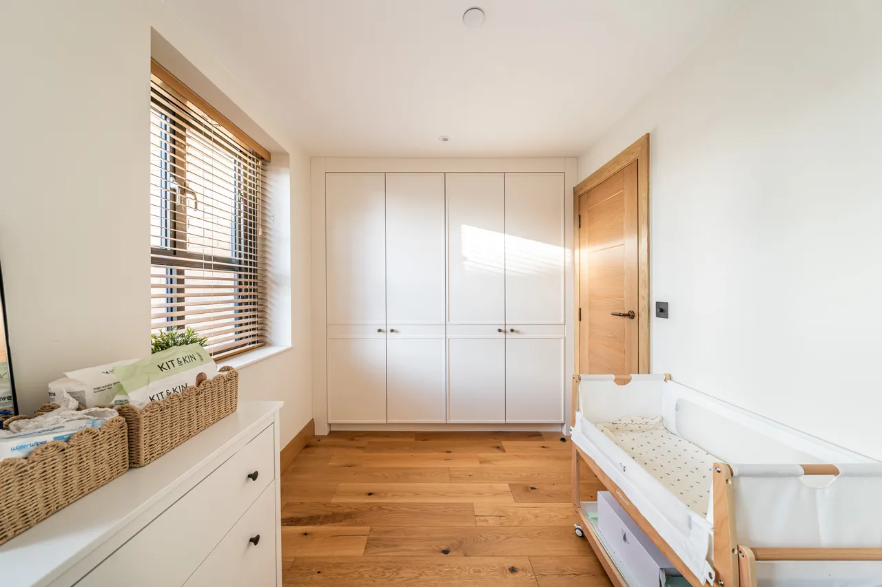 Clapham High Street, London, SW4, photo 9