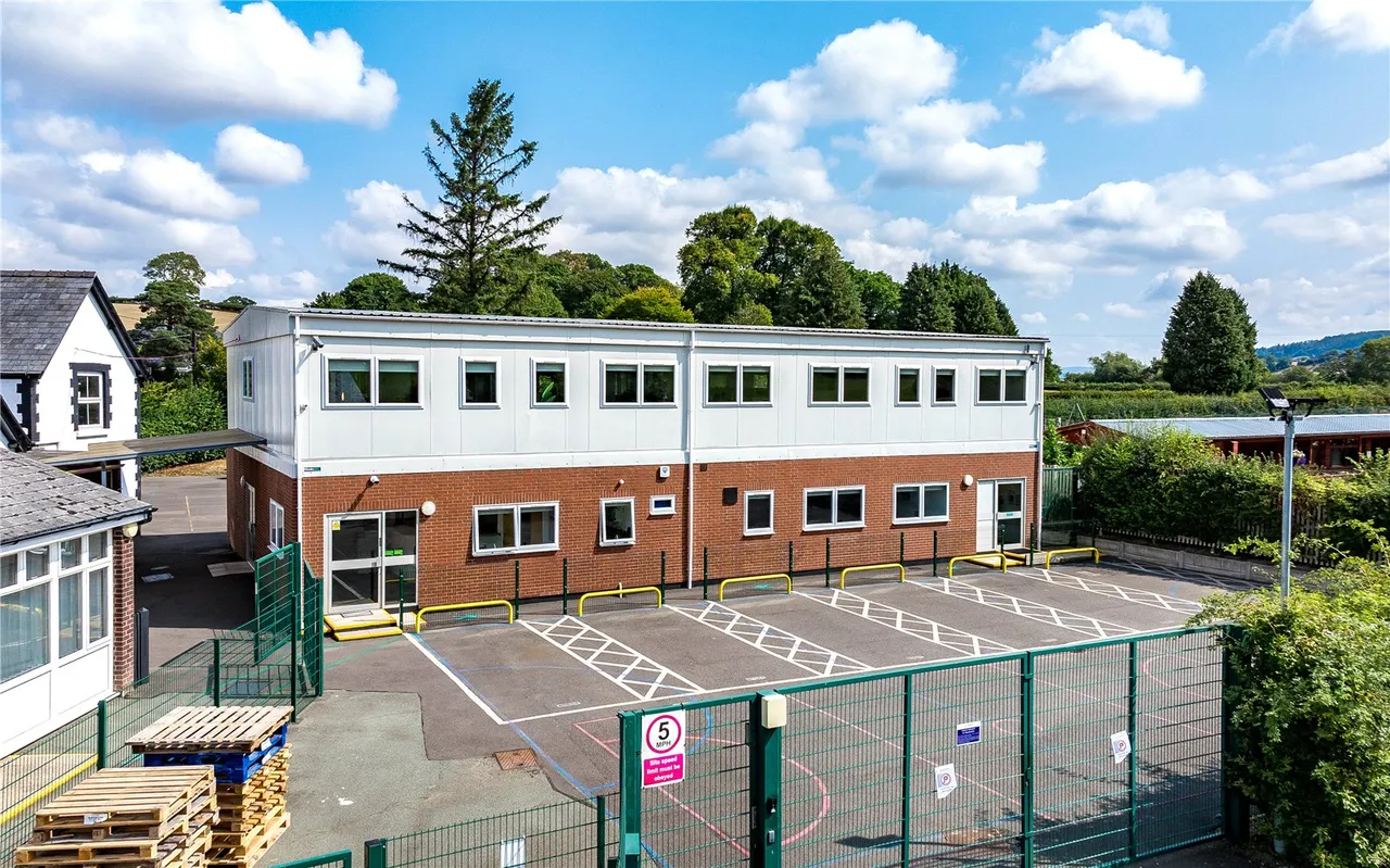 commercial for sale, Sarn, Newtown