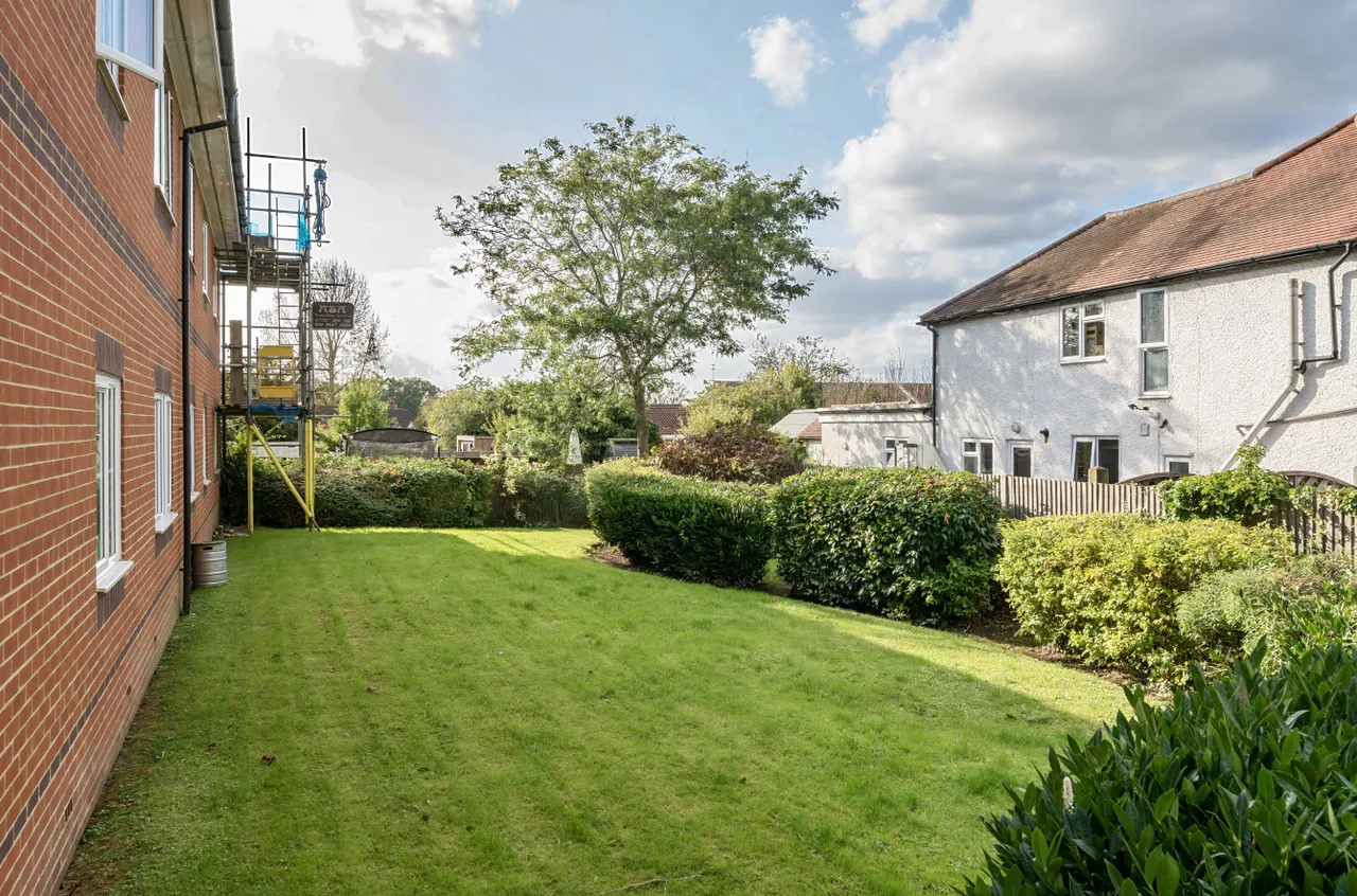 Roebuck Estate, Binfield, Bracknell, Berkshire, RG42 4DD, photo 11