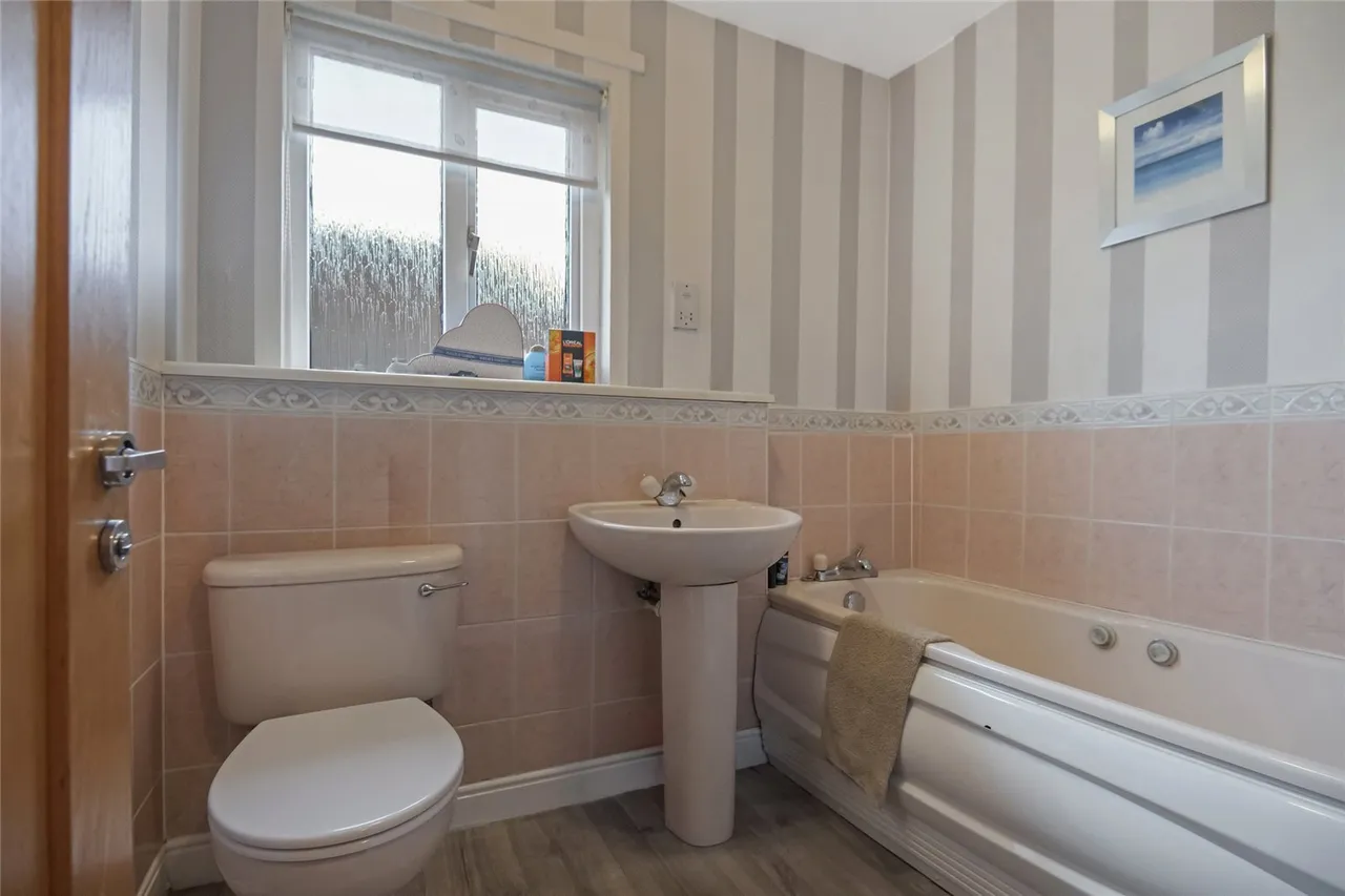 English Row, Calderbank, ML6, photo 14