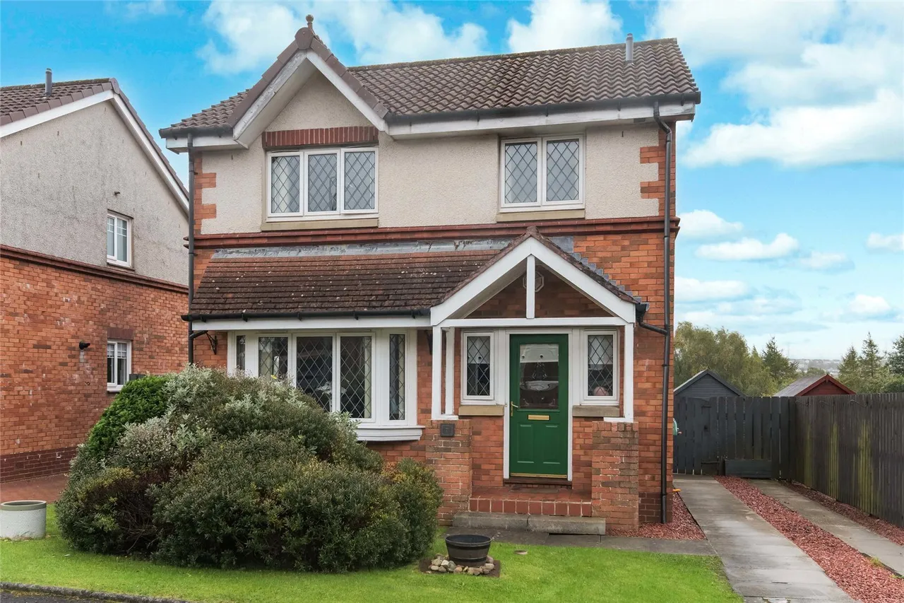 3 bed house for sale, English Row, Calderbank, ML6
