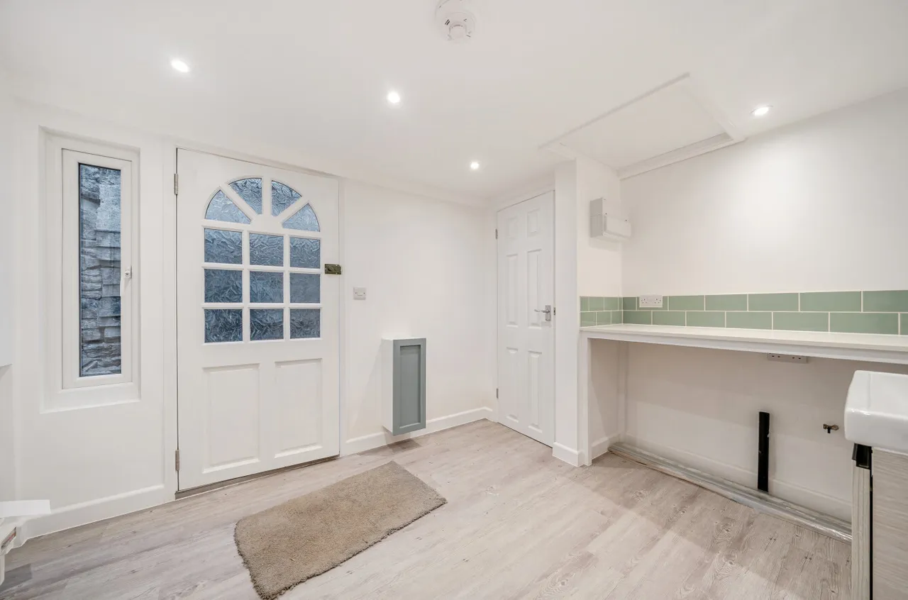 Short Bridge Street, Llanidloes, photo 6
