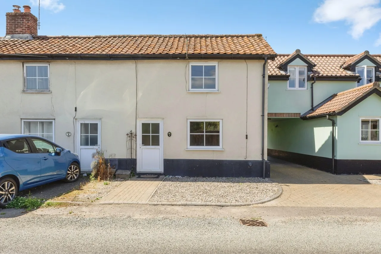2 bed house to rent — Letton Road, IP25