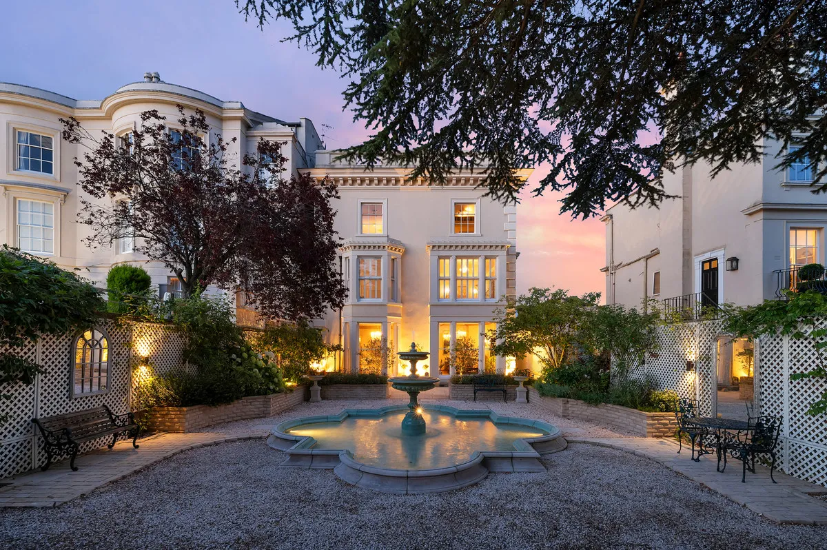 6 bed property for sale, Park Terrace, Nottingham, NG1