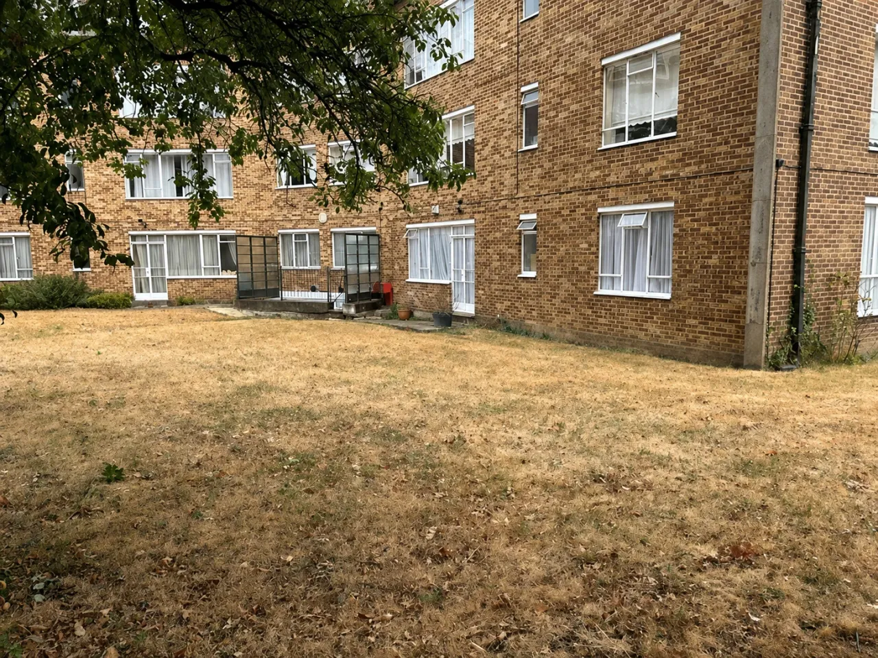 Willesden Lane, Willesden Green, NW6 7YT, photo 11