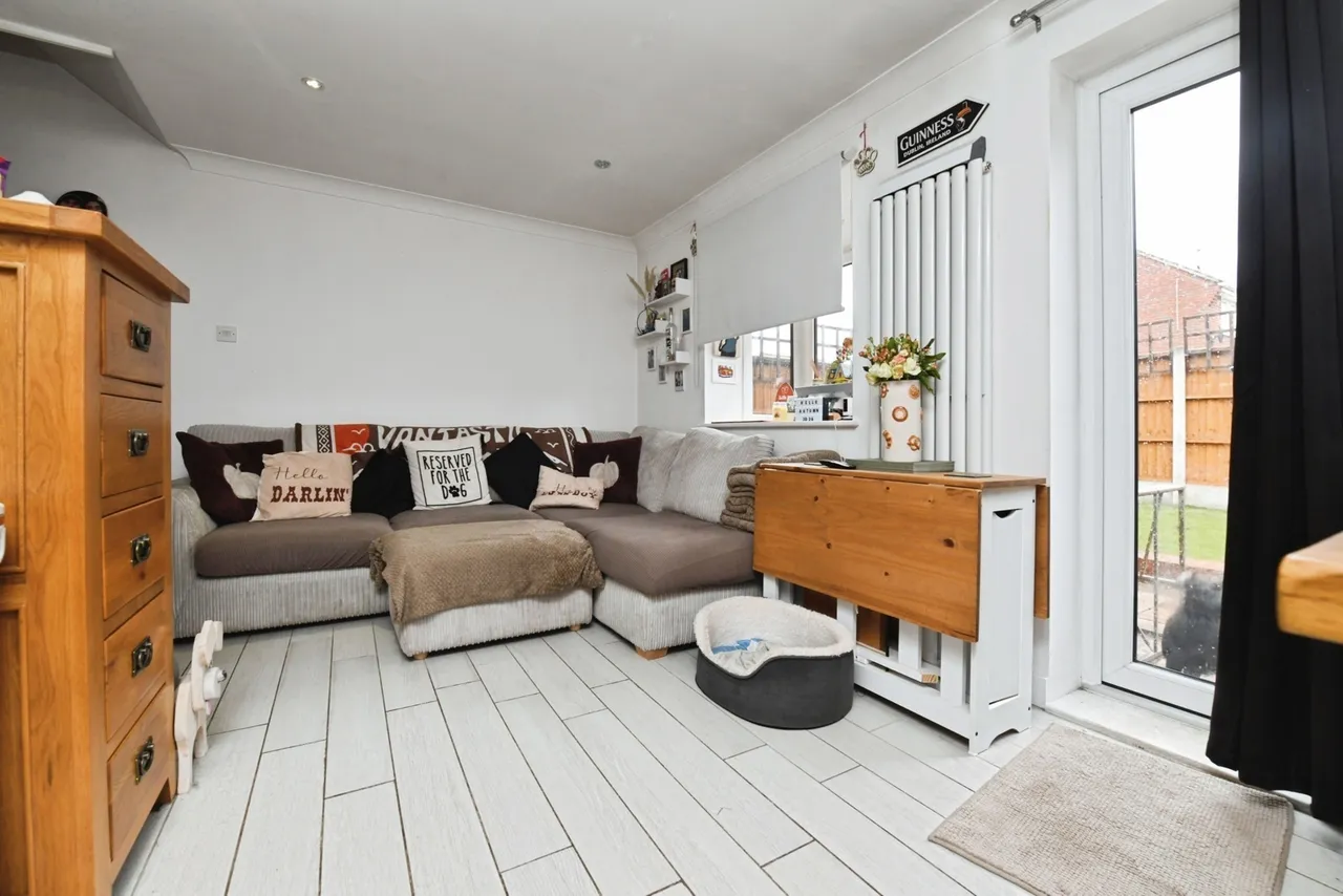 Oakley Avenue, Rayleigh, SS6, photo 3