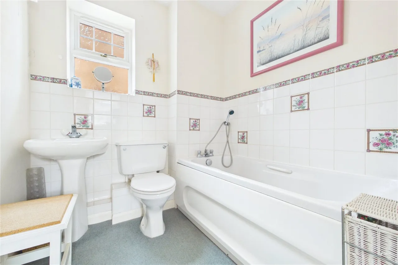 Century Drive, Spencers Wood, RG7, photo 13