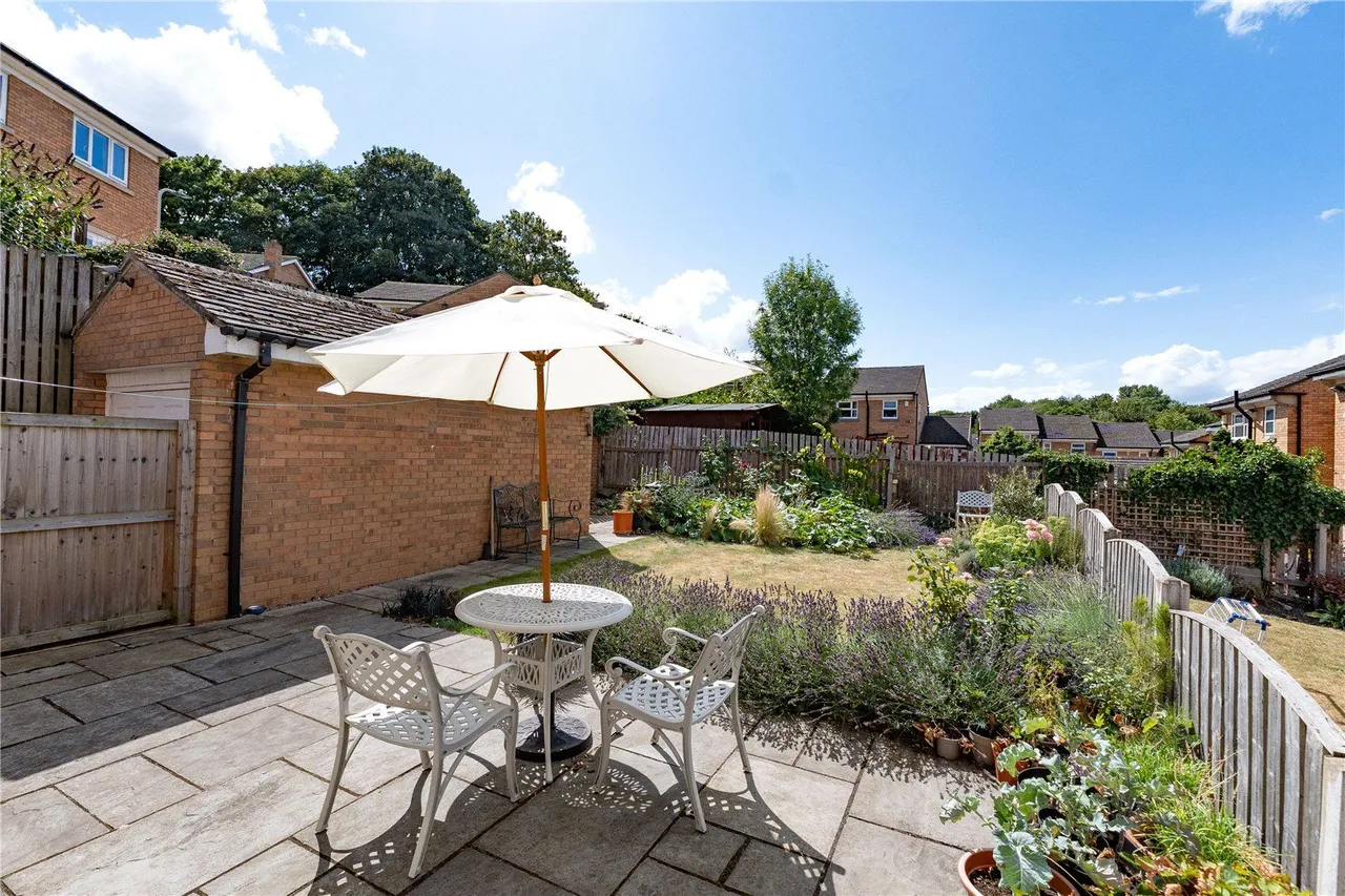Roundhead Fold, Apperley Bridge, BD10, photo 6
