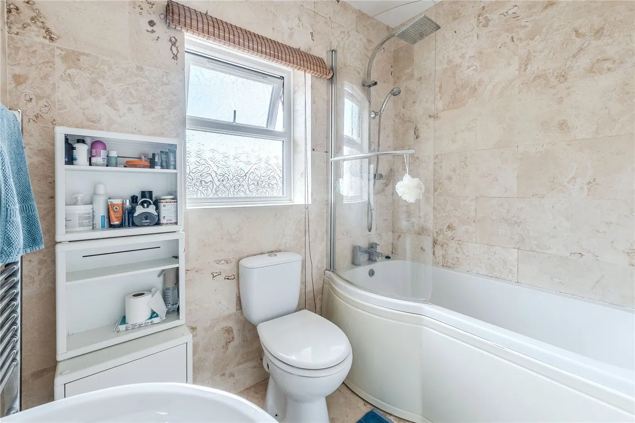 Roundhead Fold, Apperley Bridge, BD10, photo 13