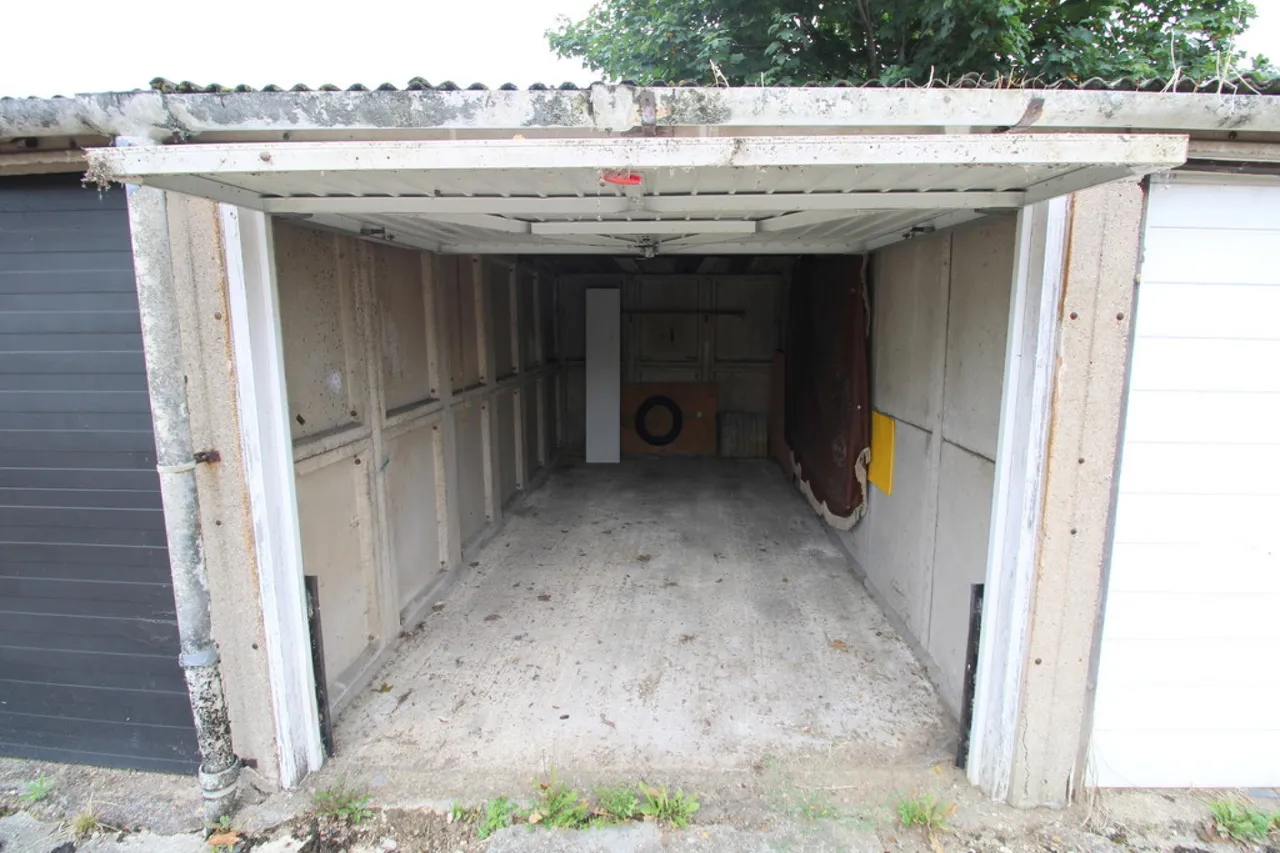 Warren Road, Ashford, photo 2