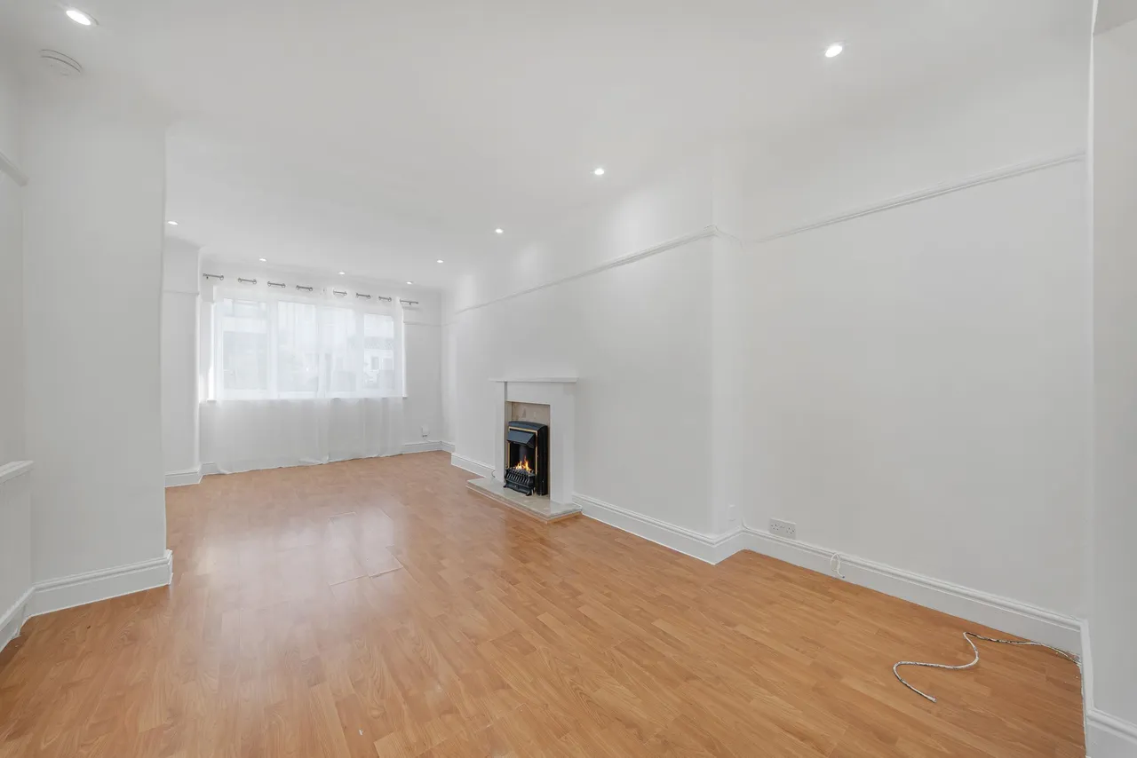 Nicholas Road, Widnes, Widnes, WA8 8ST, photo 4