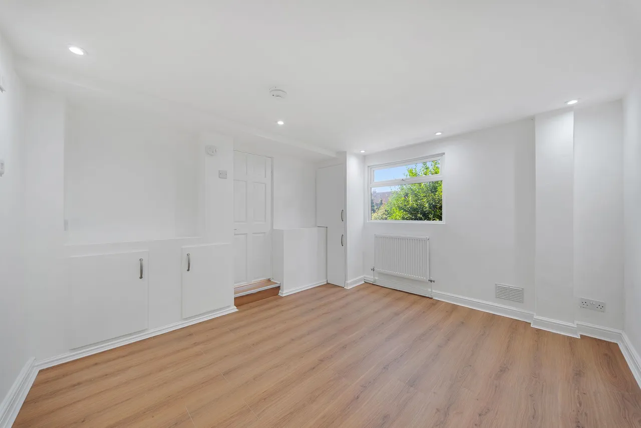 Nicholas Road, Widnes, Widnes, WA8 8ST, photo 9