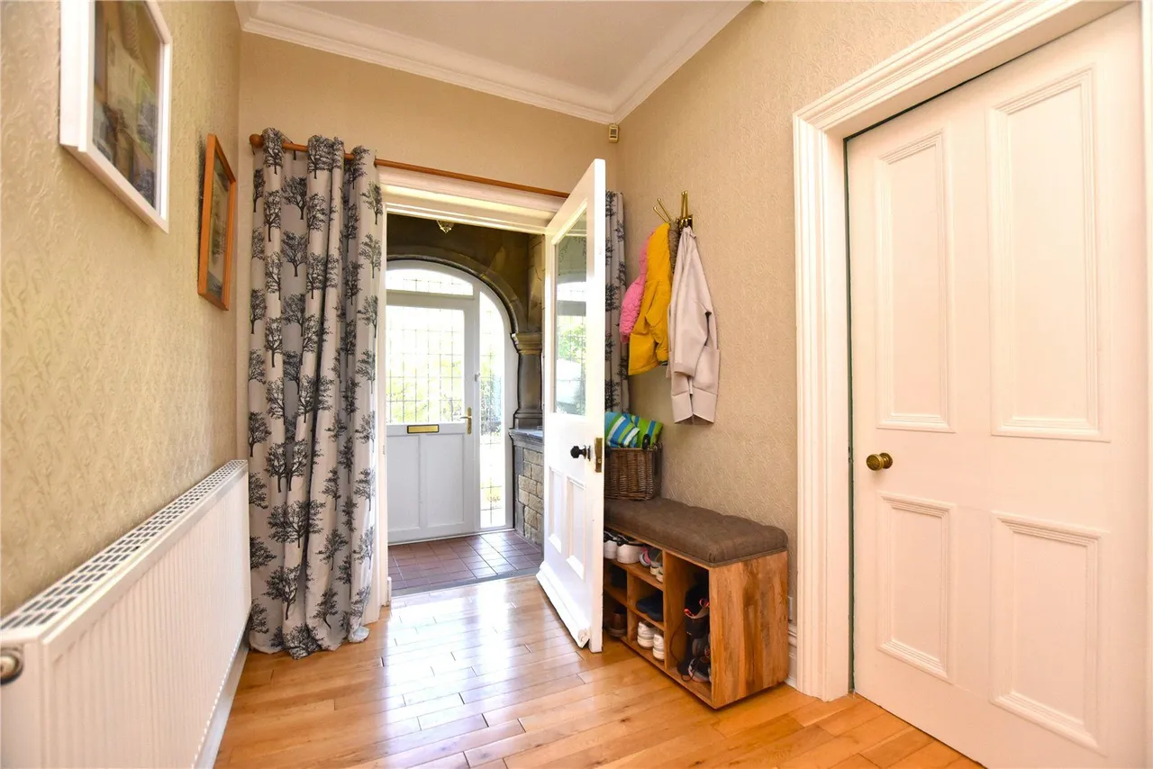 Town Lane, Bradford, BD10, photo 7