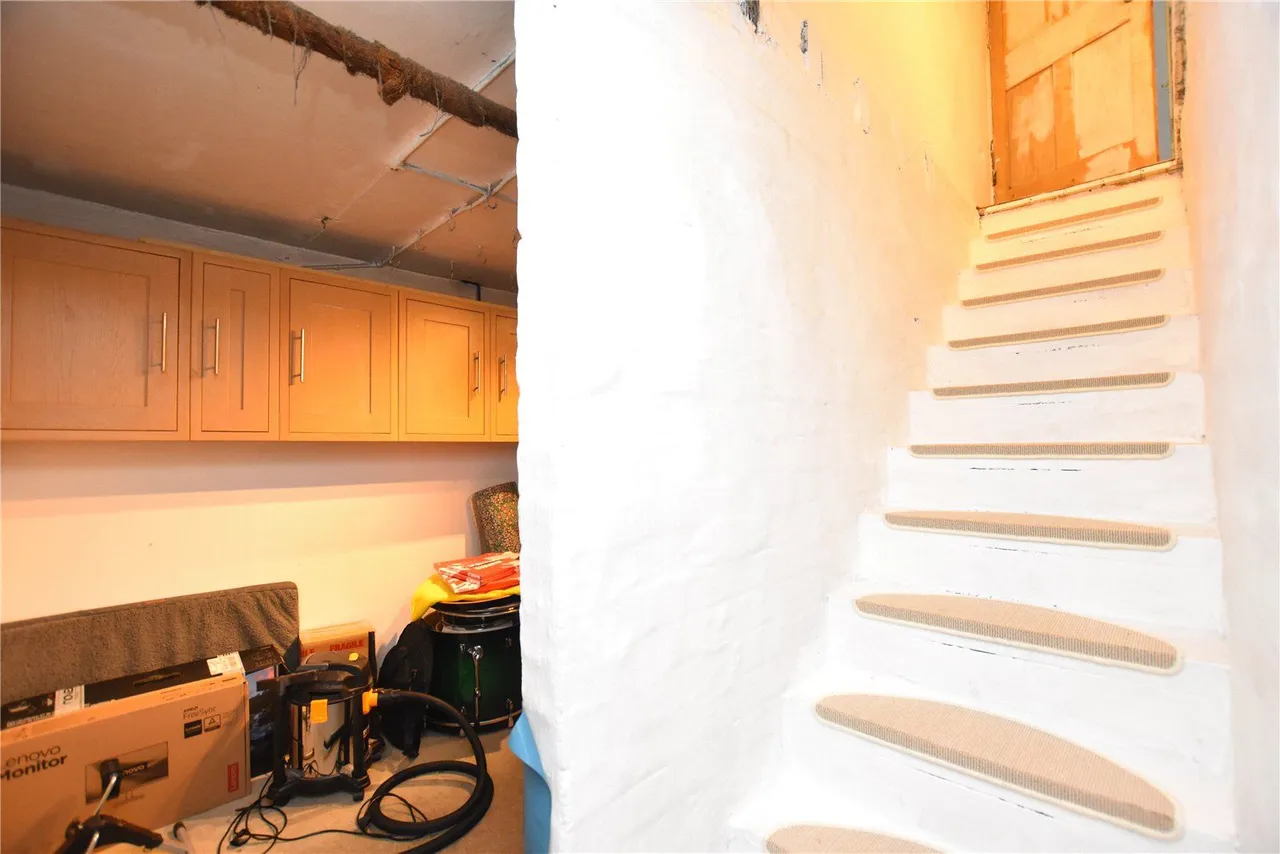 Town Lane, Bradford, BD10, photo 46