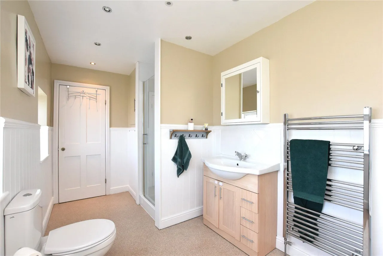 Town Lane, Bradford, BD10, photo 24