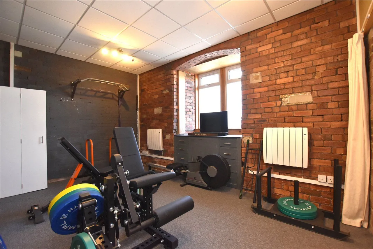 Town Lane, Bradford, BD10, photo 43
