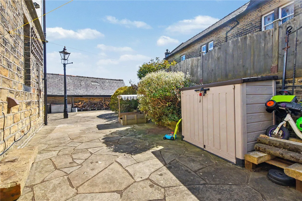 Town Lane, Bradford, BD10, photo 35