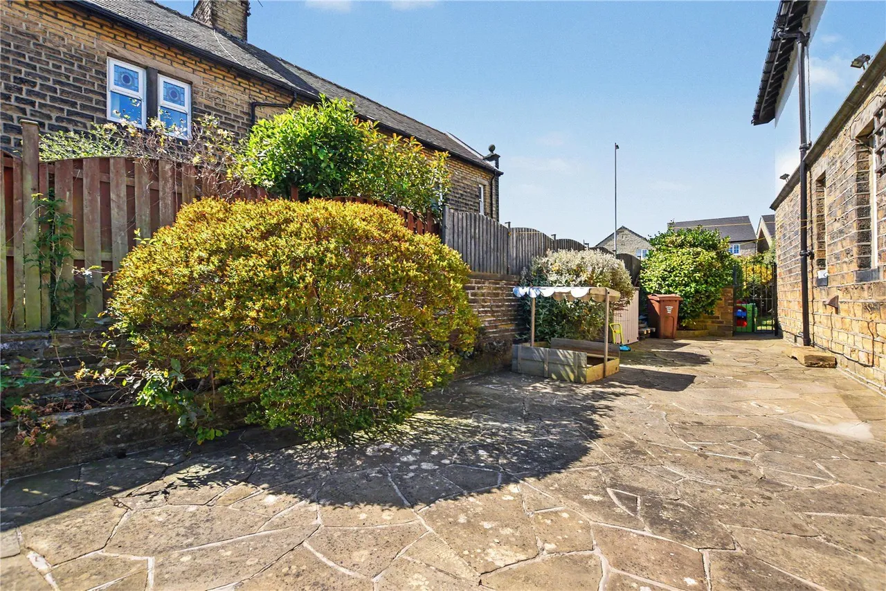 Town Lane, Bradford, BD10, photo 36