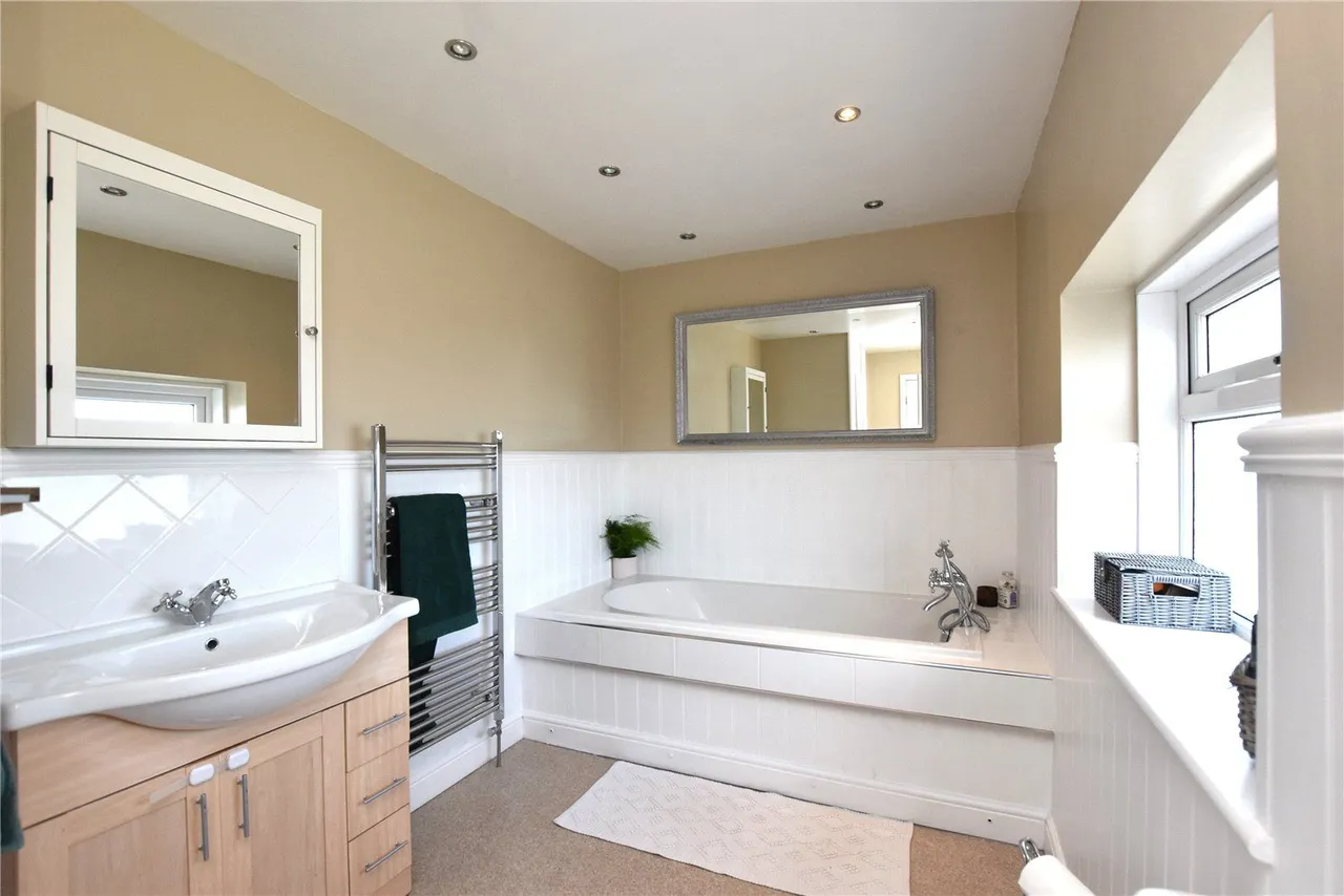 Town Lane, Bradford, BD10, photo 23