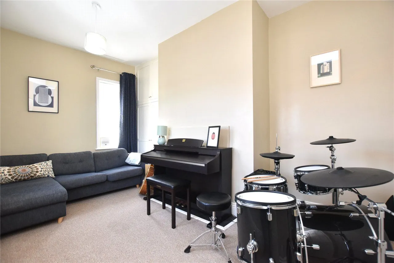 Town Lane, Bradford, BD10, photo 18