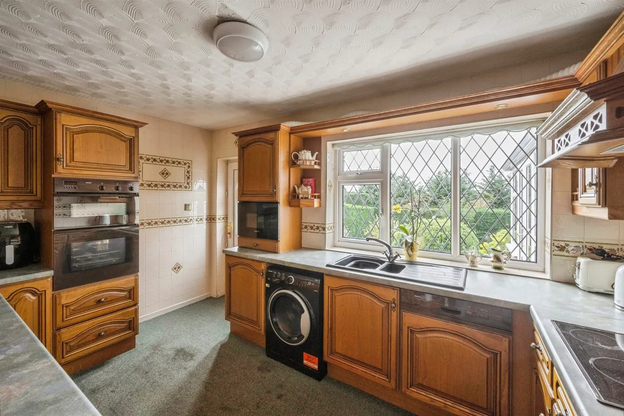 Hazel Road, Maltby, S66, photo 2
