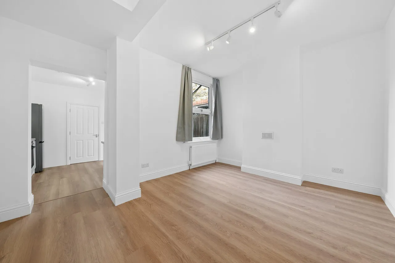 Carr Road, London, E17, photo 2