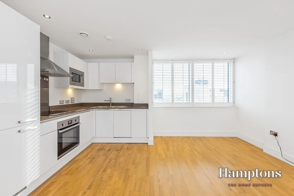 2 bed flat to rent, Dowells Street, London, SE10