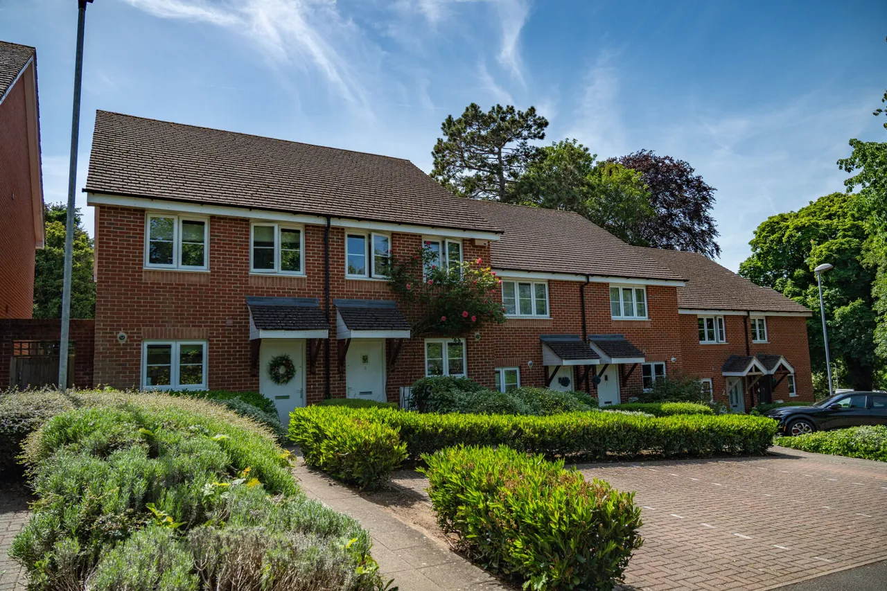 2 bed house for sale, Rectory Court, Princes Risborough, HP27