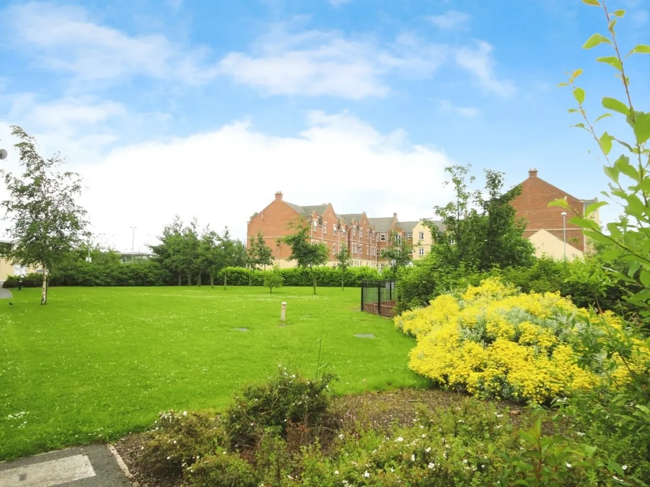Whitehall Road, Lower Wortley, photo 6
